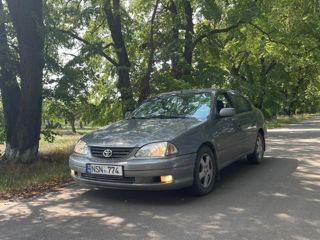 Toyota Avensis foto 5