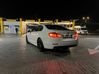 BMW 5 Series foto 2