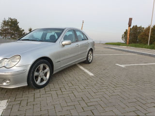 Mercedes C 203 foto 2