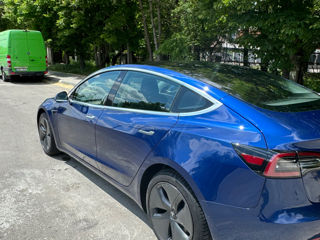 Tesla Model 3 foto 3