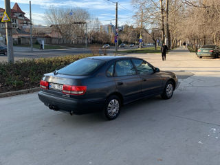 Toyota Carina foto 4