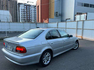 BMW 5 Series foto 15