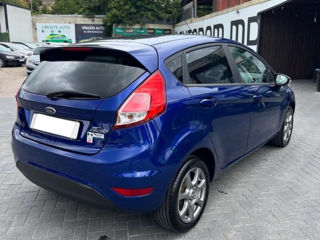 Ford Fiesta foto 2