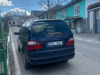 Ford Galaxy foto 2