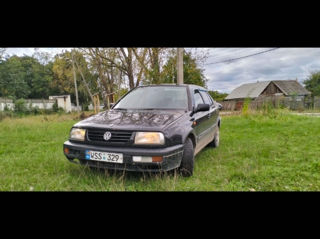 Volkswagen Vento foto 1