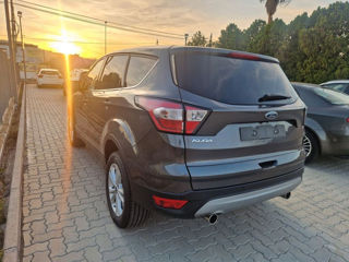 Ford Kuga foto 2