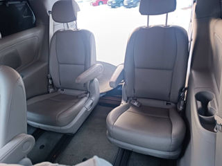 KIA Carnival foto 6