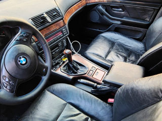 BMW 5 Series foto 9