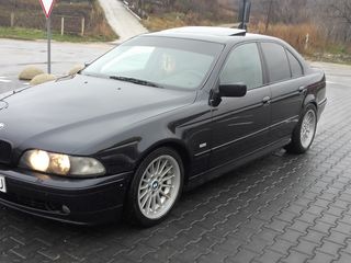 BMW 5 Series foto 2