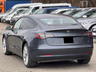 Tesla Model 3 foto 3