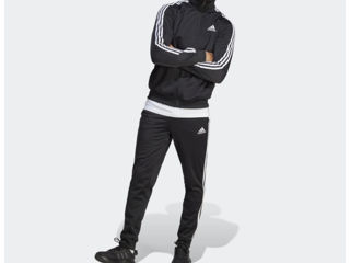 Costum sport Adidas foto 1