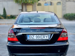 Mercedes E-Class foto 8