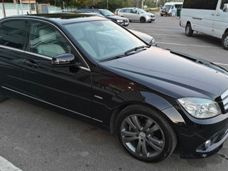 Mercedes C-Class foto 2