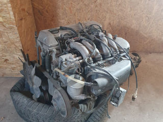 Motor Mercedes W124 foto 2