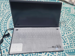 Dell Inspiron 15 3520 foto 1