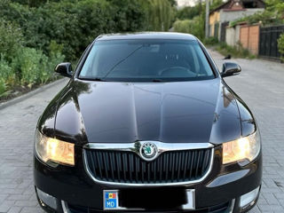 Skoda Superb foto 1