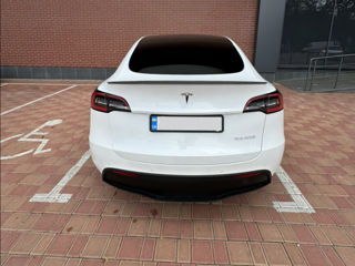 Tesla Model Y foto 4