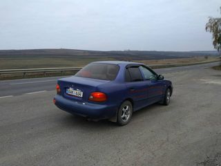 Hyundai Accent foto 1