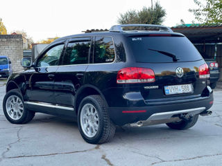 Volkswagen Touareg foto 2