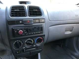 Hyundai Accent foto 9