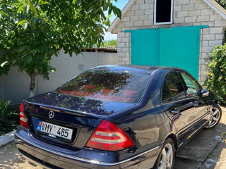 Mercedes C-Class foto 10