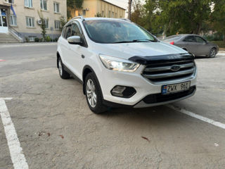 Ford Kuga foto 1