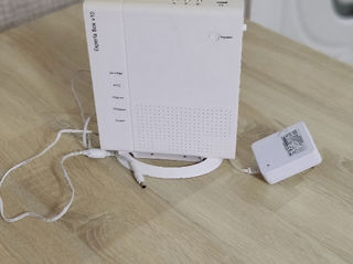 Vînd router WI-FI ZTE Experia Box v10 ZXHN H369A cu viteza de 1300 Mbit/s foto 1