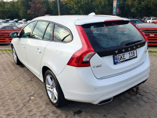 Volvo V60 foto 4