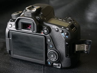 Canon 90D