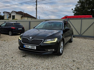 Skoda Superb foto 1