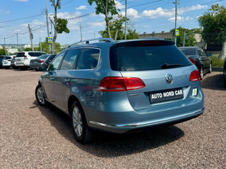 Volkswagen Passat foto 3