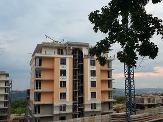 Liviu Deleanu, 95 mp, etajul 2, bloc finisat; zona verde, acces la transport public foto 1