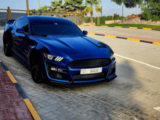 Ford Mustang foto 2