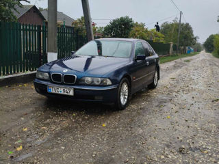 BMW 5 Series foto 3