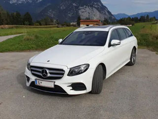 Mercedes E-Class foto 1