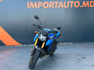 Suzuki GSX-S foto 10