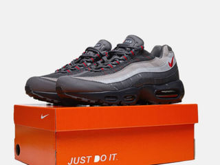 Nike Air Max 95 Essential Solar Red / Gun Smoke foto 4