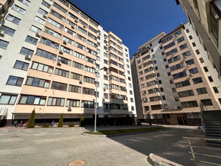 Apartament cu 2 camere, 92 m², Botanica, Chișinău foto 2