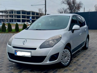 Renault Grand Scenic foto 2