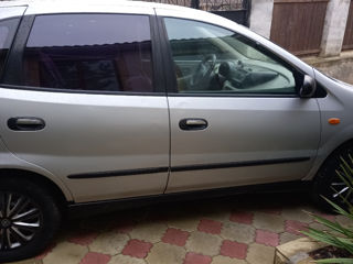 Nissan Almera foto 4