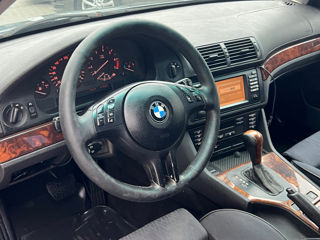 BMW 5 Series foto 12