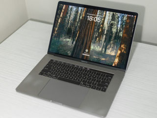 Macbook Pro 15 2018 /Intel i7 2,2 GHz/16Gb RAM/ Radeon Pro 555X/ 250Gb SSD/ 15.4" Retina/ 164 Cycles foto 6