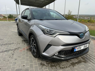 Toyota C-HR foto 2