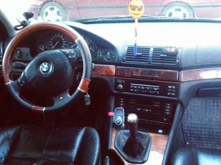 BMW 5 Series foto 6