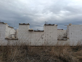 Продаём в Бубуечь 3 км от Кишинева недостроеный Дом 7 сот - подвал - есть все комуникации Торг. foto 6
