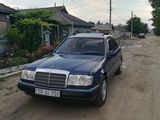 Mercedes Series (W124) foto 1