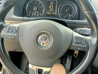 Volkswagen Touran foto 2