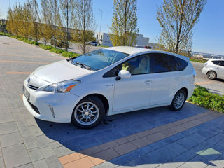 Toyota Prius v, 2012 г.