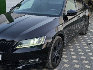 Skoda Superb foto 4