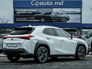 Lexus UX foto 2